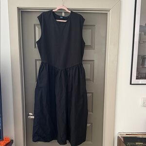 GAP Elegant Black Midi Dress